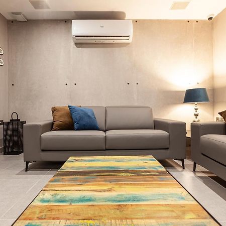 Charming,Comfortable And Centrally Located Group Accomodation Gzira Extérieur photo