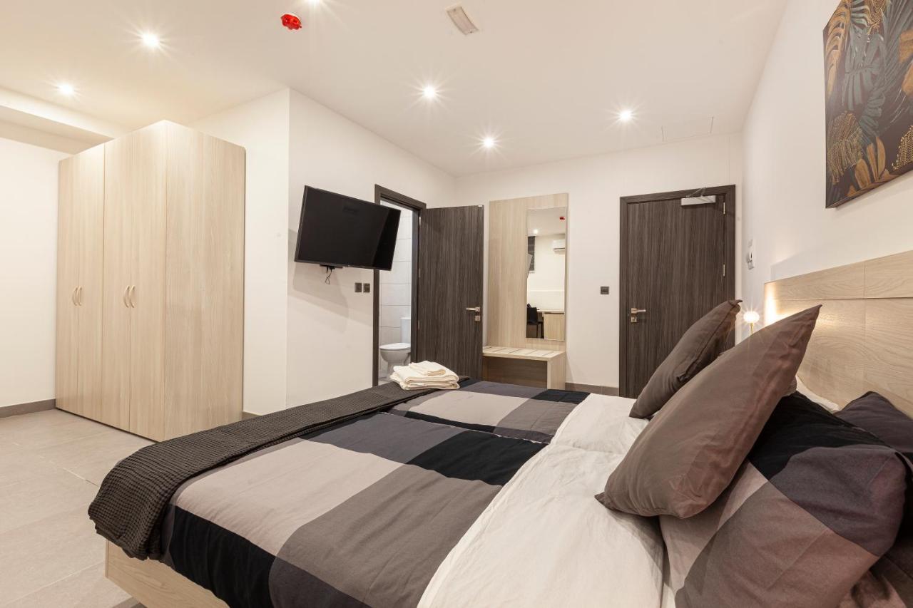 Charming,Comfortable And Centrally Located Group Accomodation Gzira Extérieur photo
