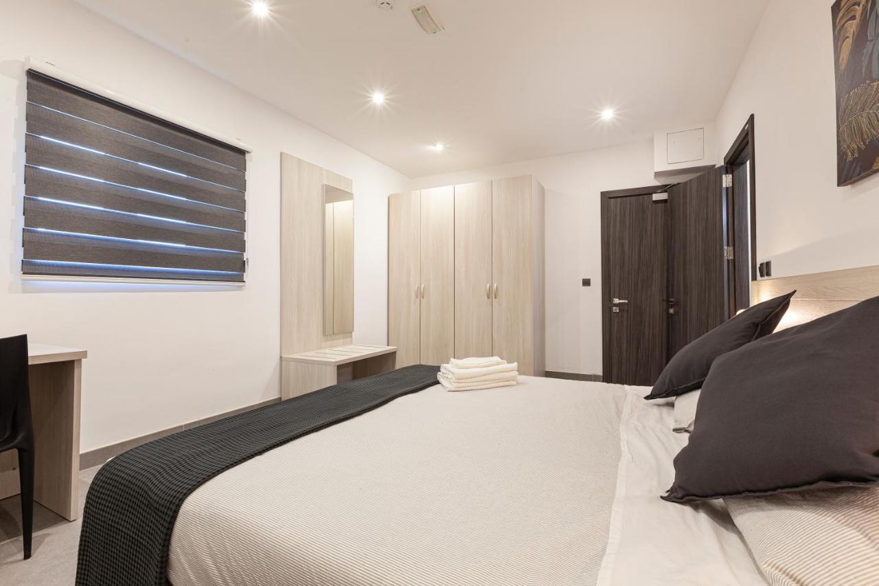 Charming,Comfortable And Centrally Located Group Accomodation Gzira Extérieur photo
